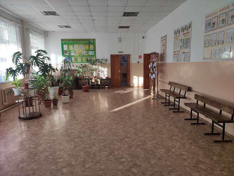 Место для посетителей школы
